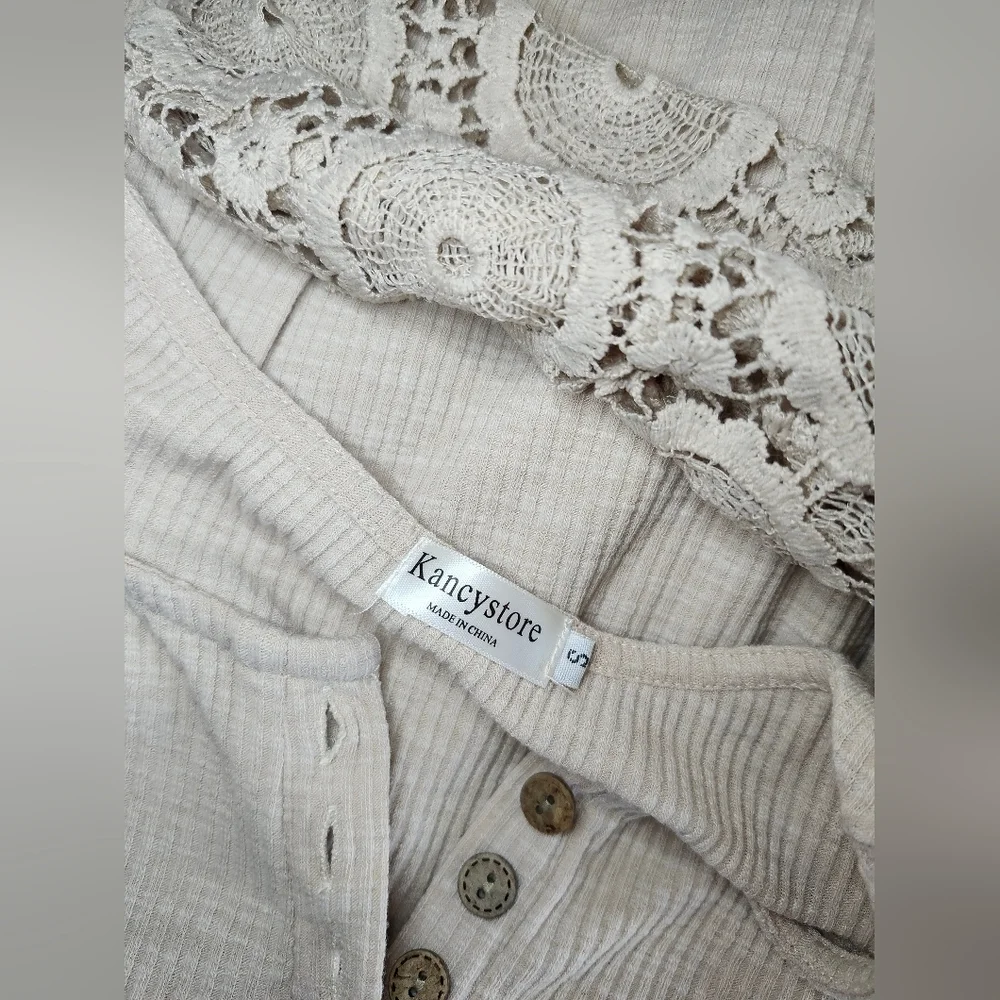 Kancystore Beige Ribbed Lace Crochet Sleeve Blouse